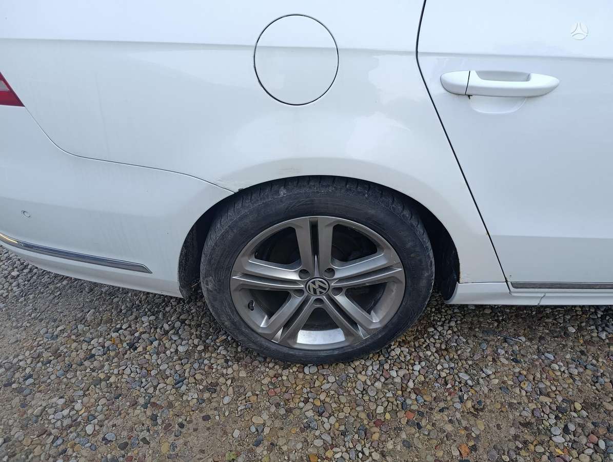 Volkswagen Passat 2013 — photo 10