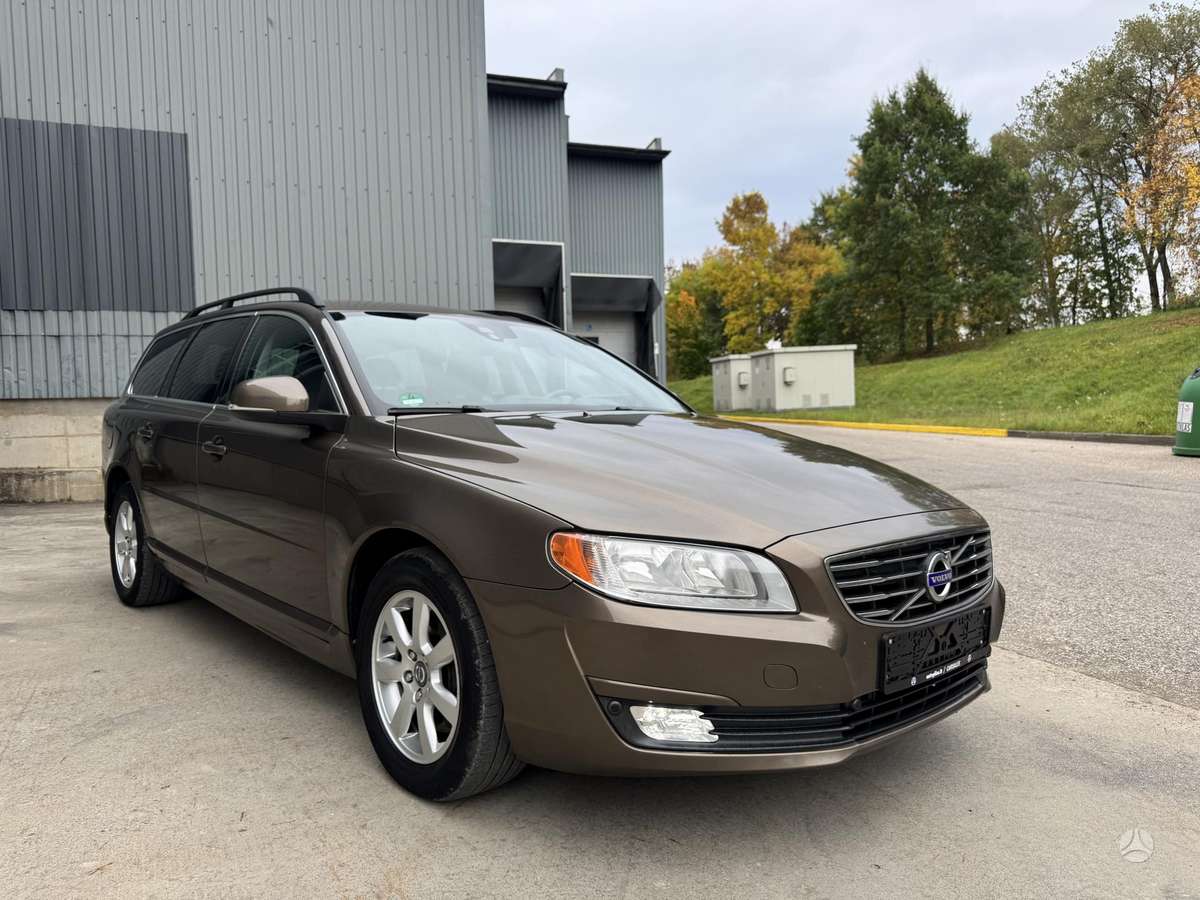 Volvo V70 2014 — вигляд ззаду