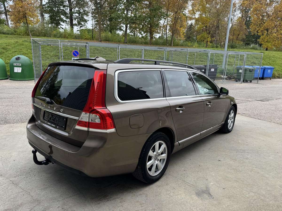Volvo V70 2014 — двигун 2000 cm³, 163 HP (120kW)