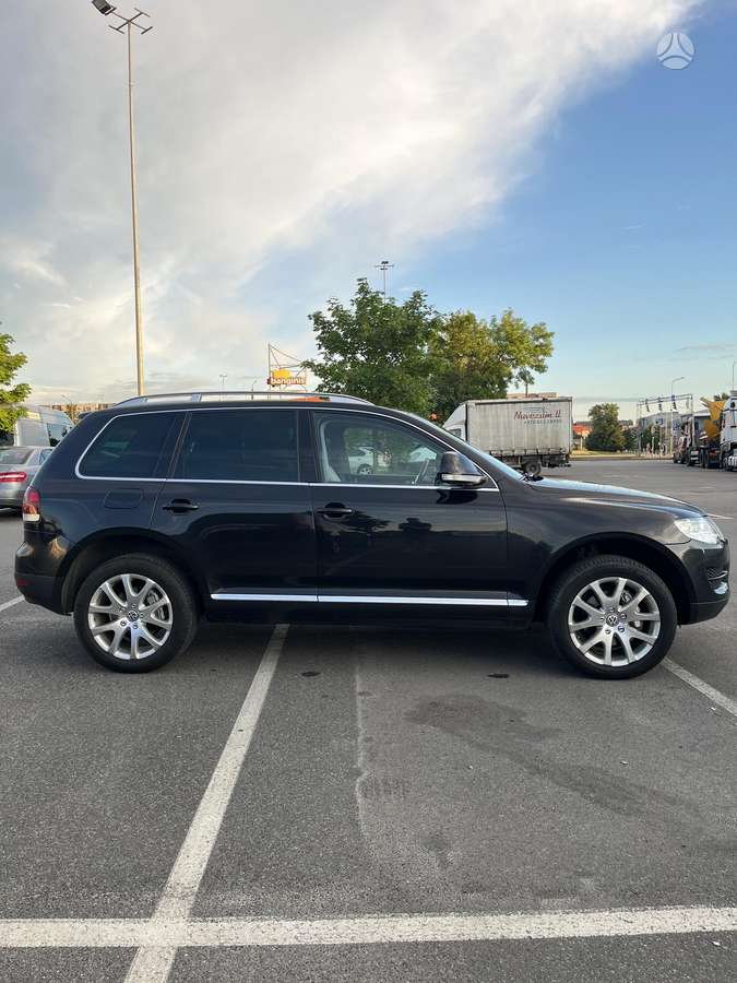 Volkswagen Touareg 2009 — салон
