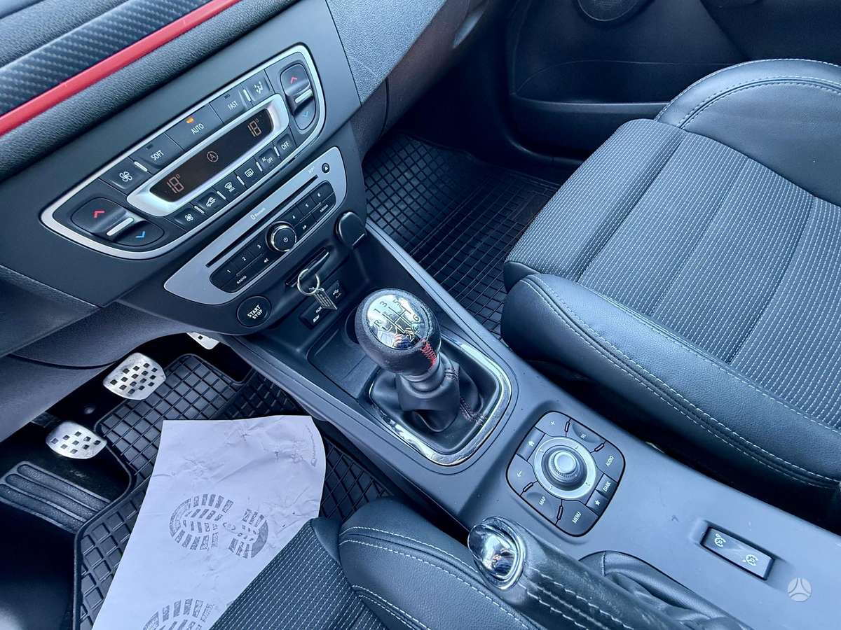 Renault Megane 2014 — photo 13