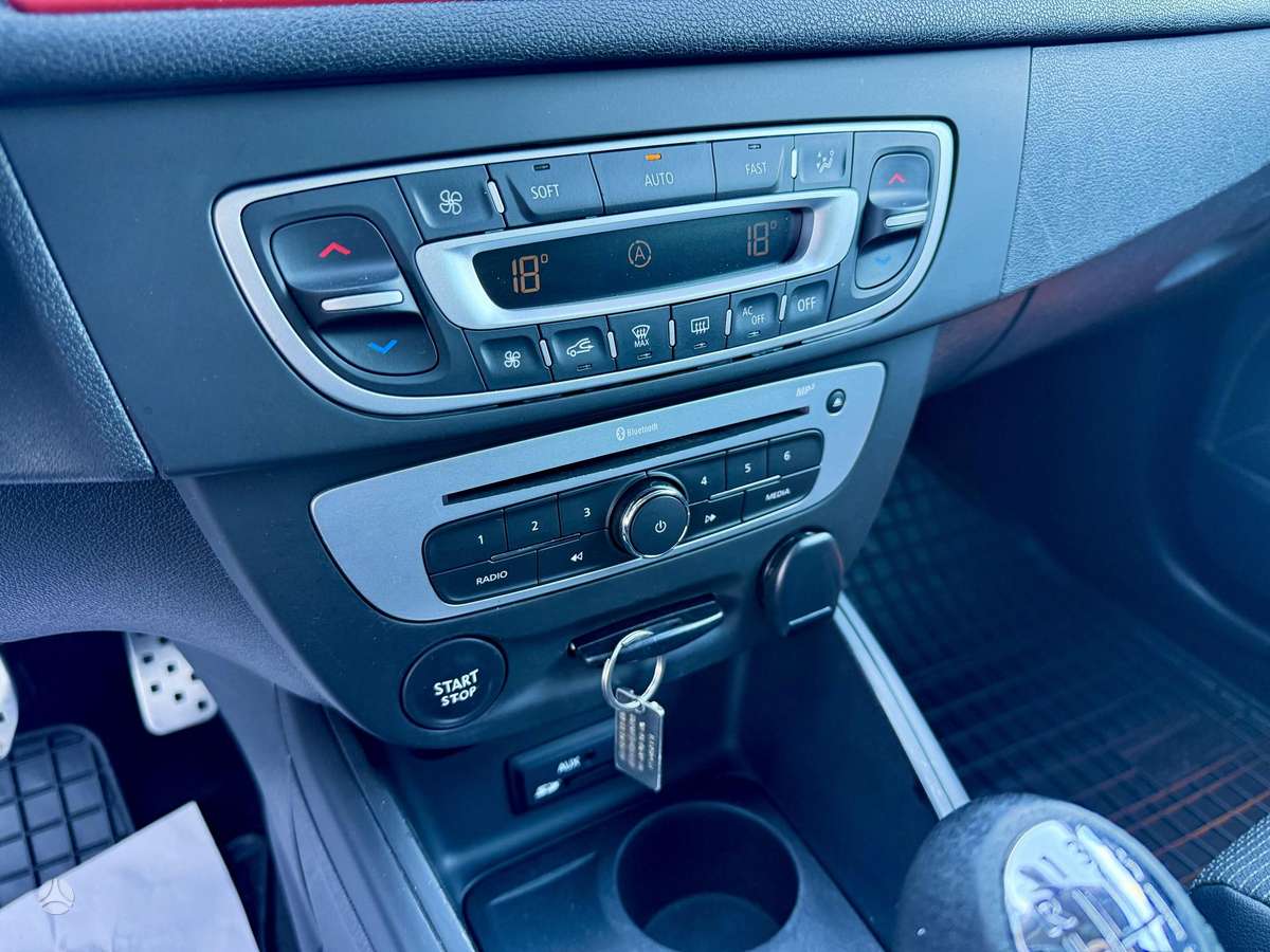 Renault Megane 2014 — photo 14
