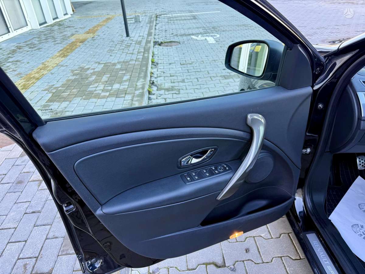Renault Megane 2014 — photo 17