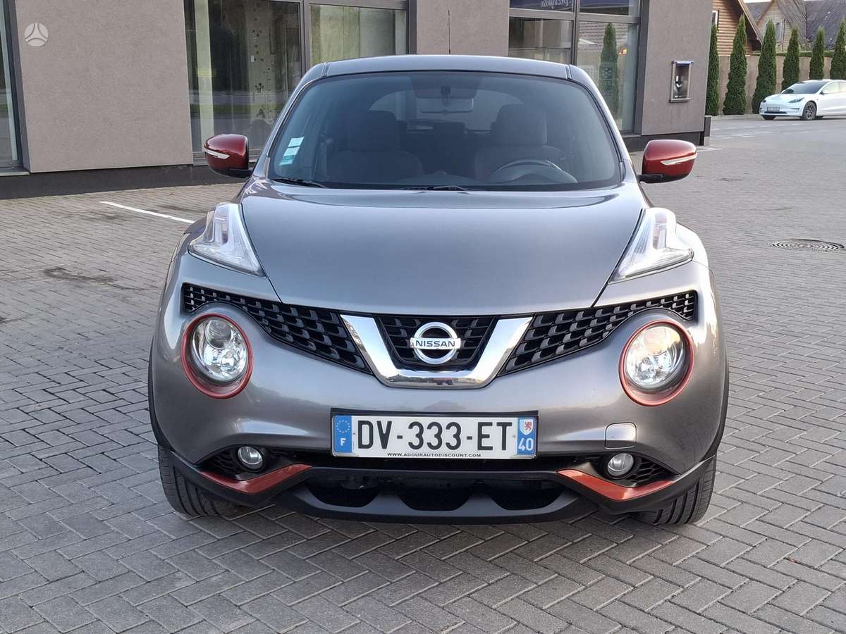 Nissan Juke 2015 — вигляд ззаду
