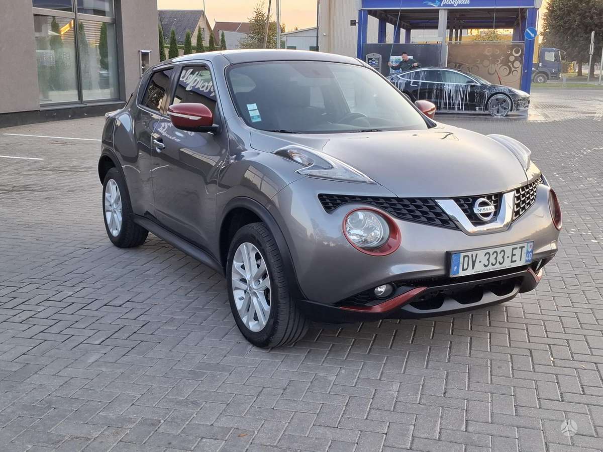 Nissan Juke 2015 — салон