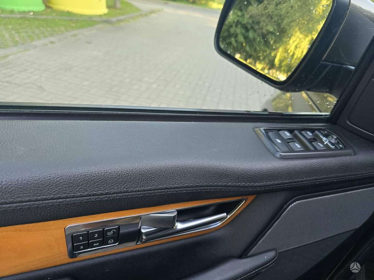 Land Rover 2012 — photo 9