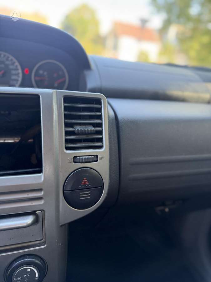 Nissan X-Trail 2004 — photo 22