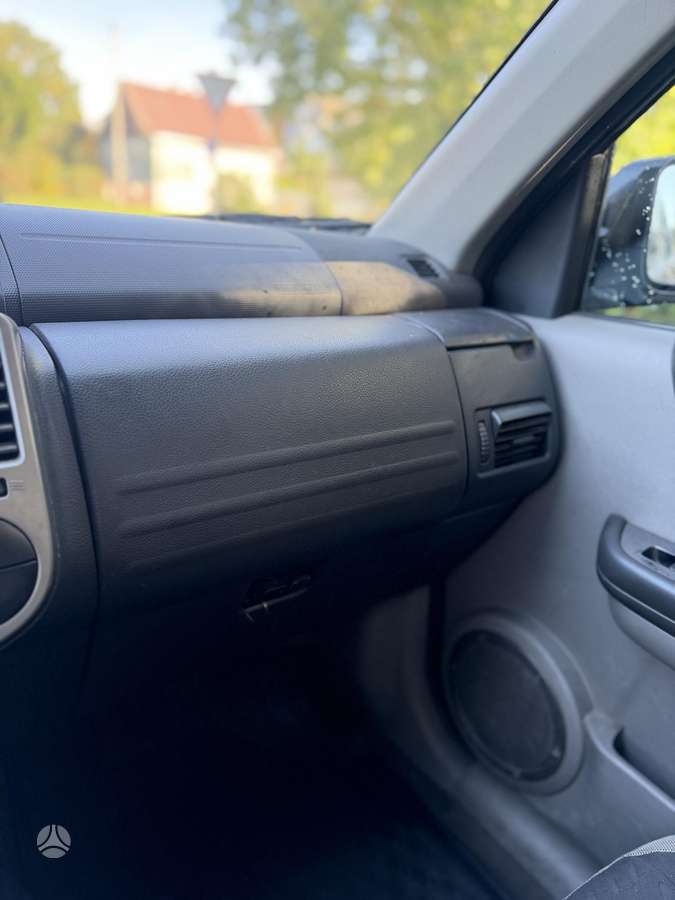 Nissan X-Trail 2004 — photo 23