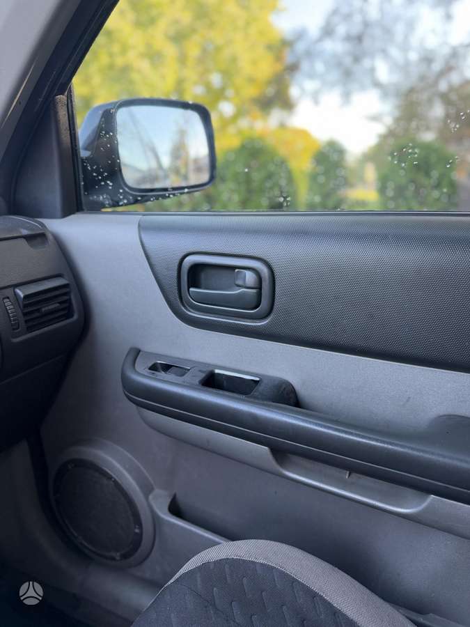 Nissan X-Trail 2004 — photo 24