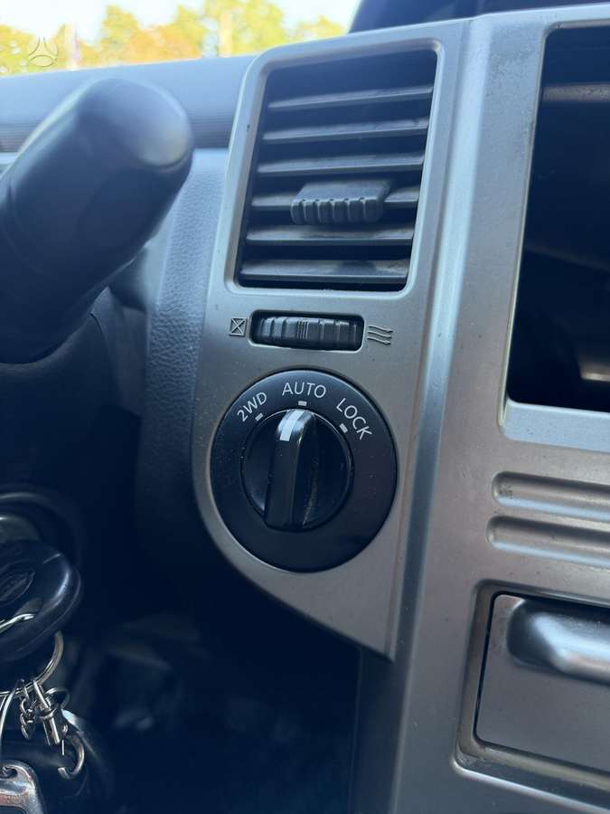 Nissan X-Trail 2004 — photo 26