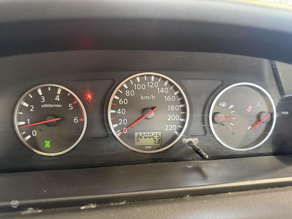 Nissan X-Trail 2004 — photo 28