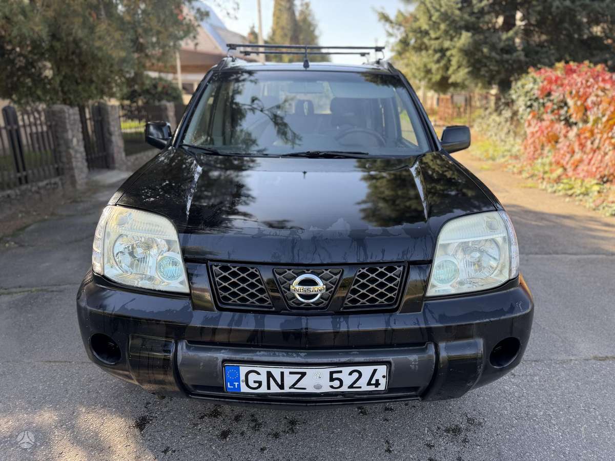 Nissan X-Trail 2004 — interior