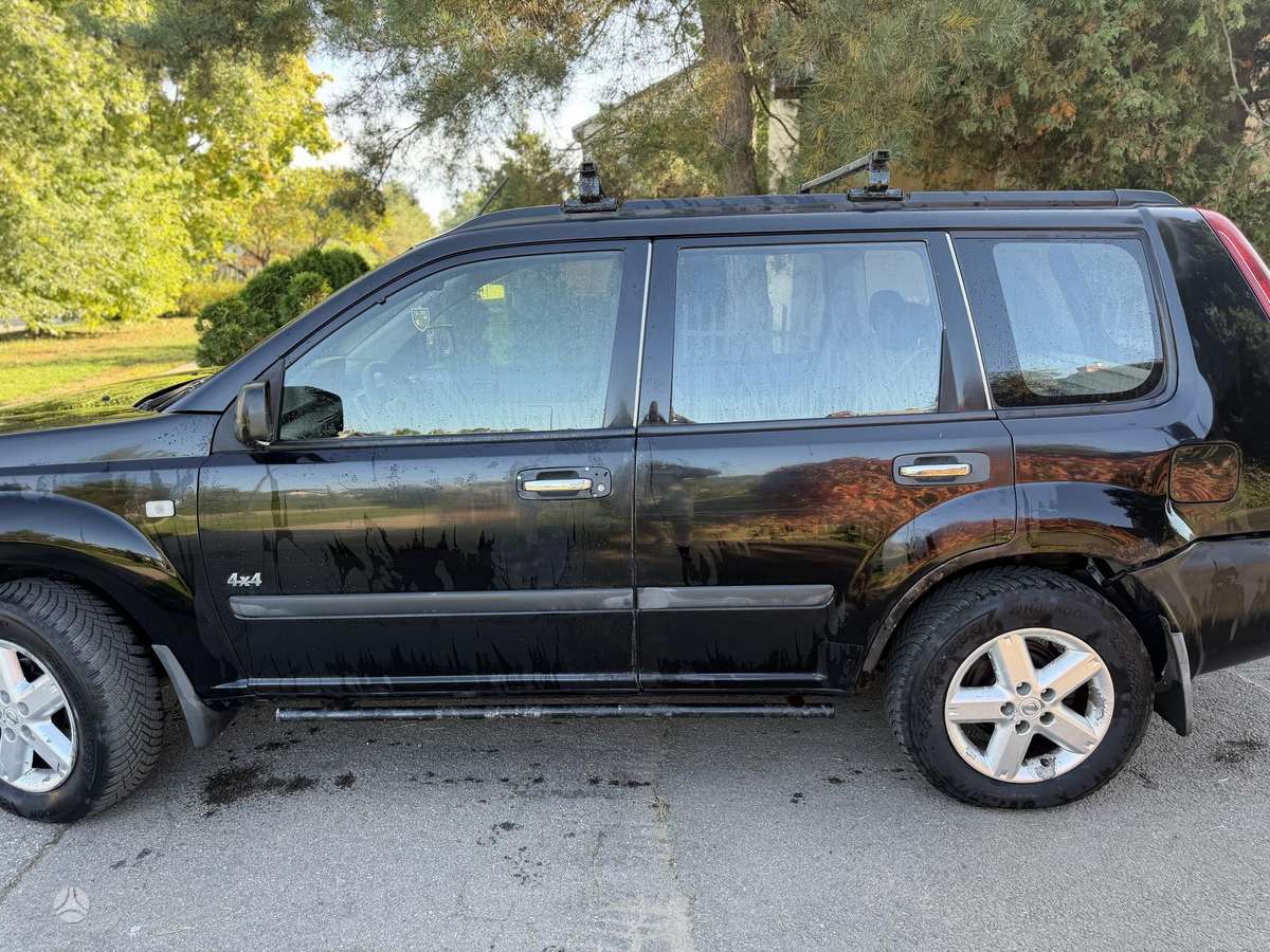Nissan X-Trail 2004 — photo 9