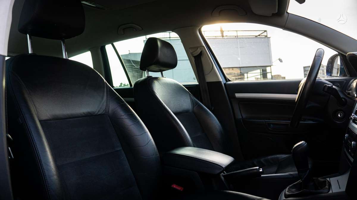 Skoda Octavia 2011 — photo 10