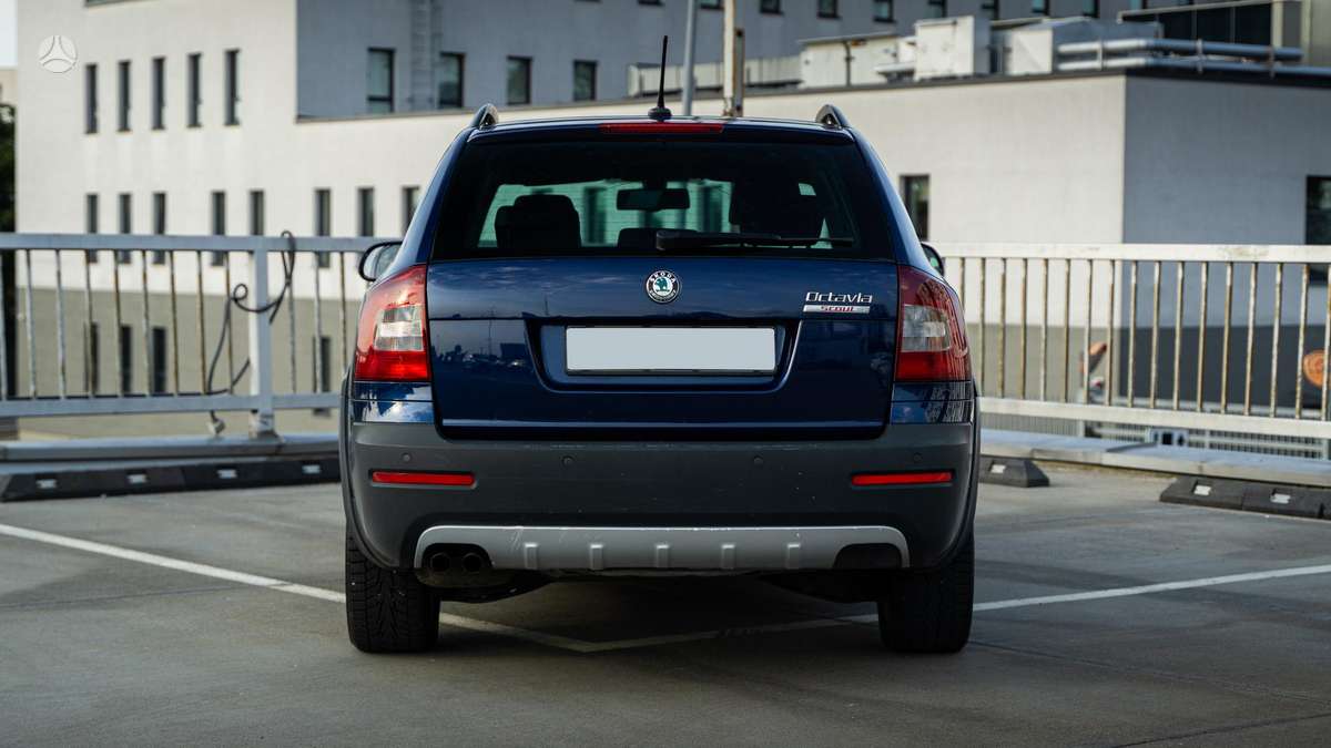 Skoda Octavia 2011 — engine 2000 cm³, 140 HP (103kW)