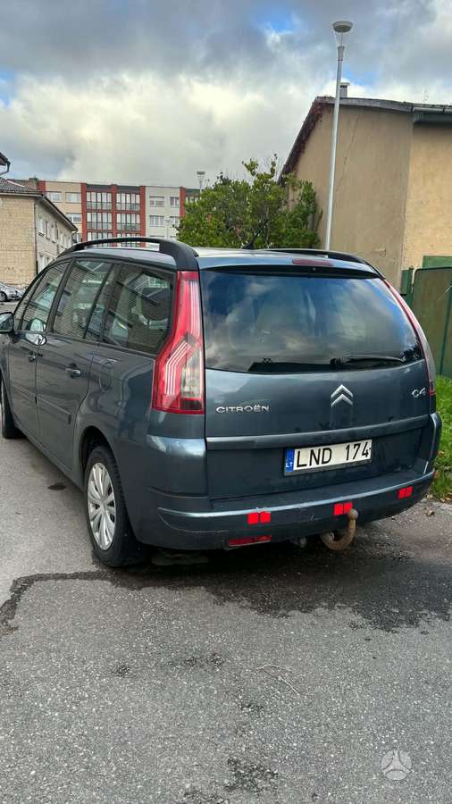 Citroen C4 2010 — rear view