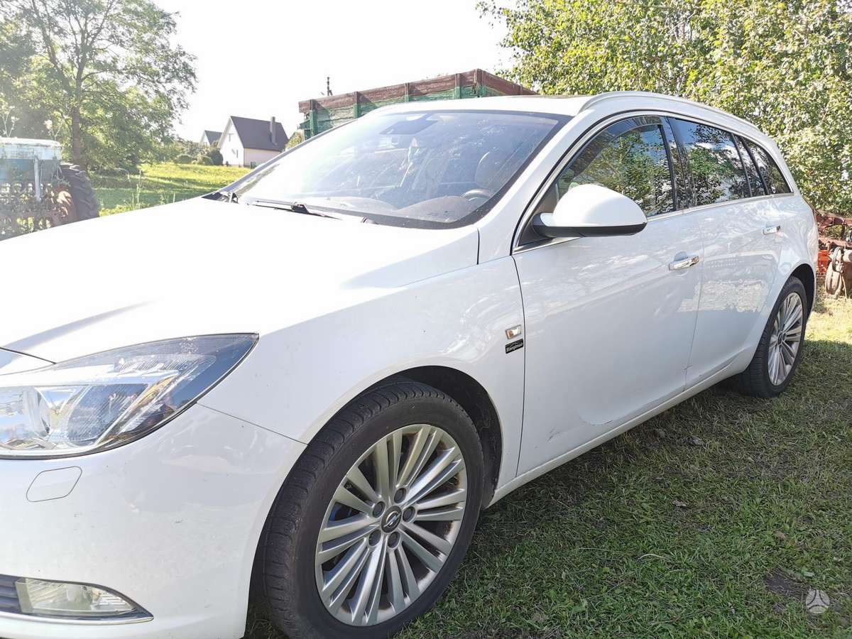 Opel Insignia 2013 — interior