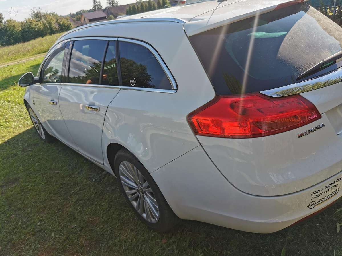 Opel Insignia 2013 — engine 1956 cm³, 160 HP (118kW)