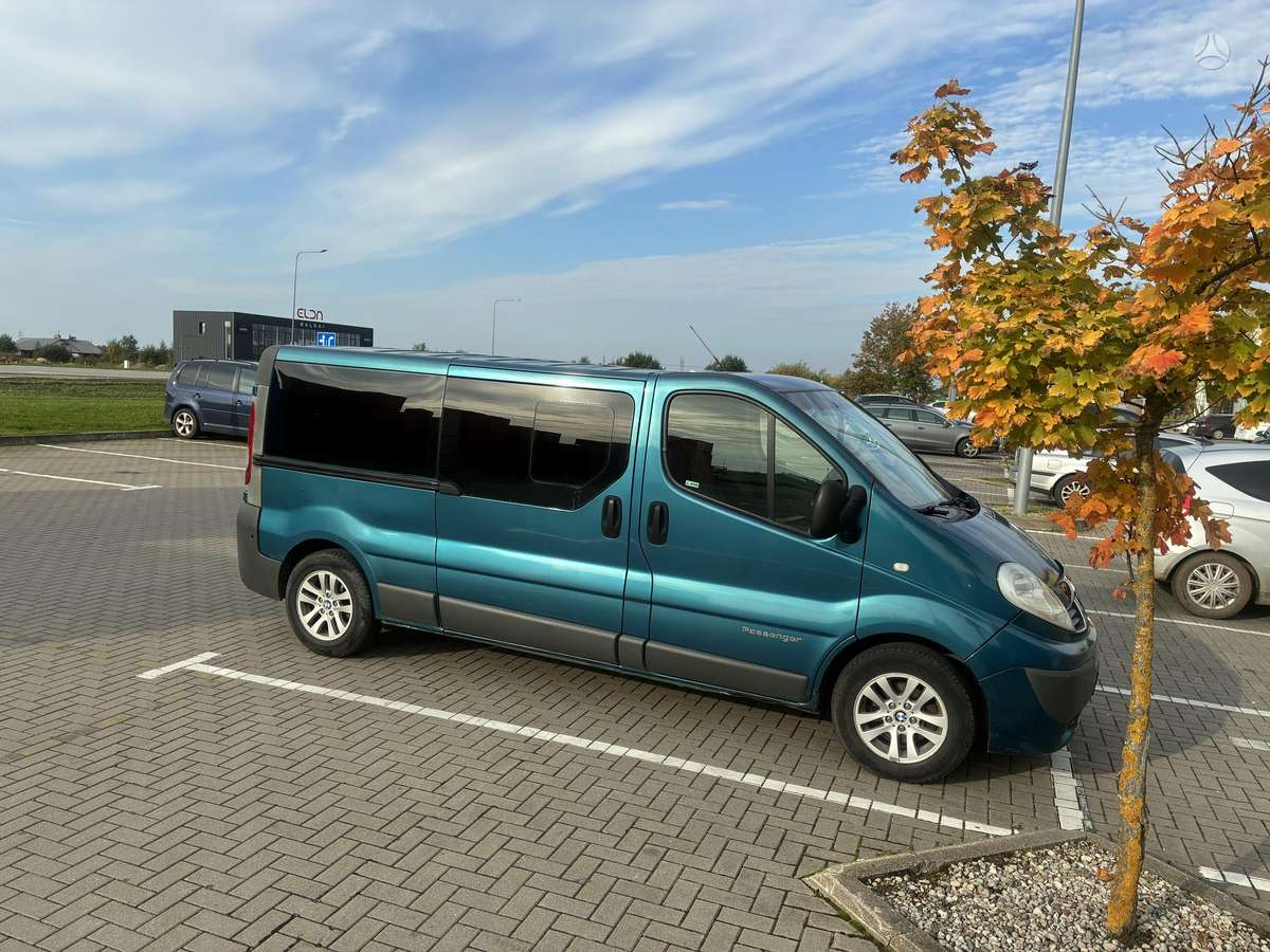 Renault Trafic 2007 — вигляд ззаду