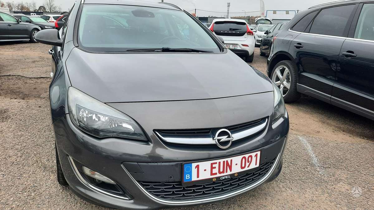 Opel Astra 2013 — photo 14
