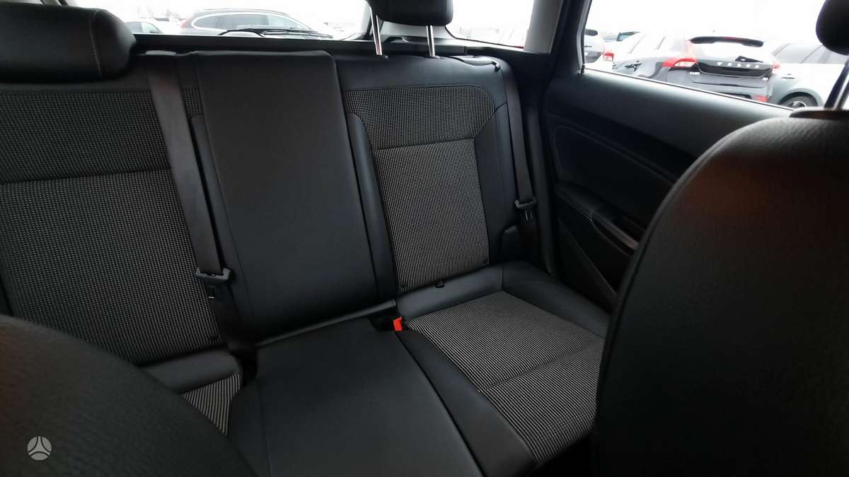 Opel Astra 2013 — photo 30