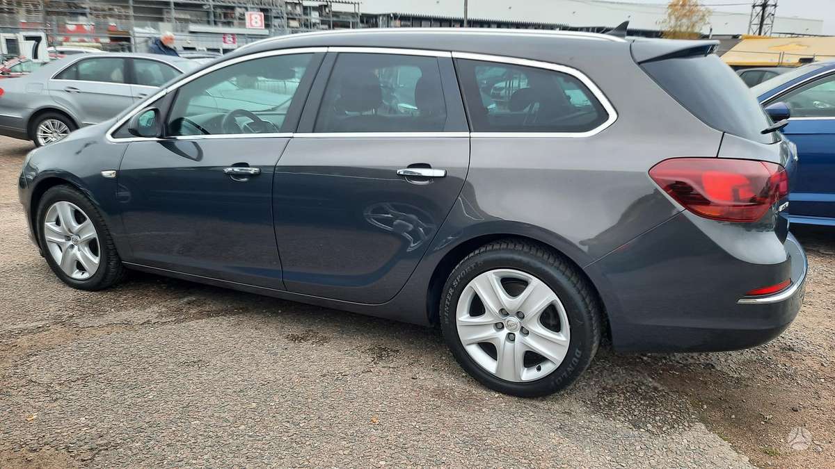 Opel Astra 2013 — photo 5