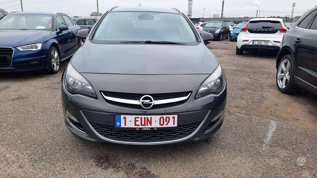 Opel Astra 2013 — photo 7