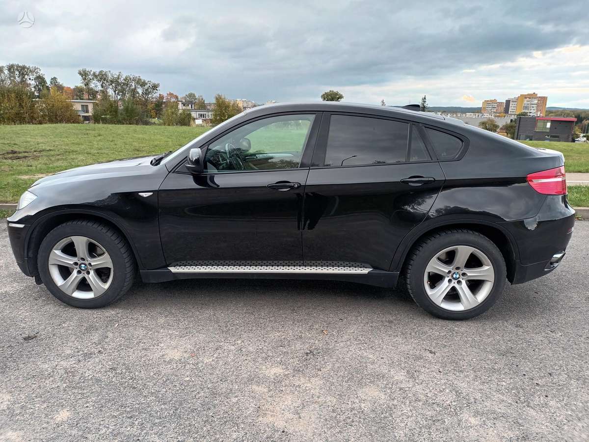 BMW X6 2009 — rear view