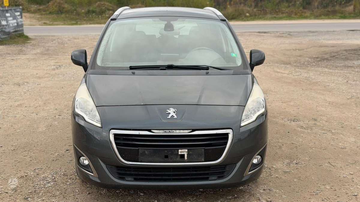 Peugeot 5008 2014 — rear view