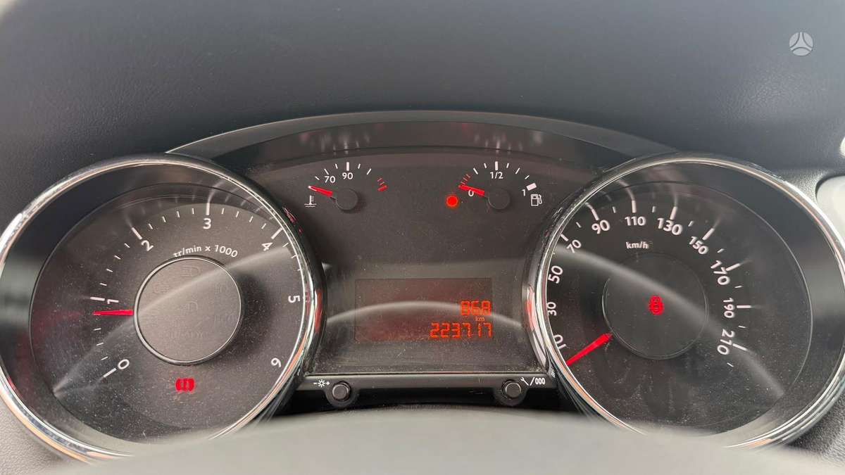 Peugeot 5008 2014 — photo 9