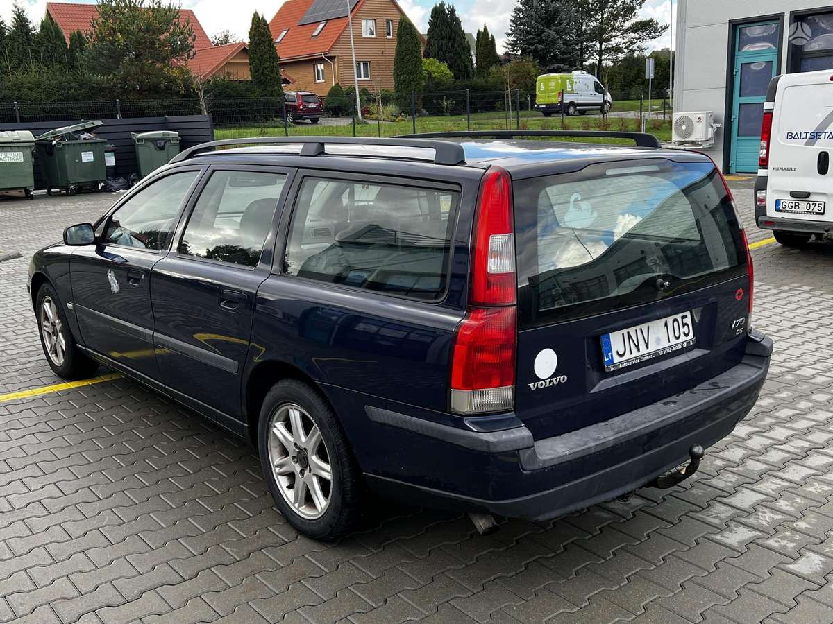 Volvo V70 2004 — engine 2400 cm³, 163 HP (120kW)
