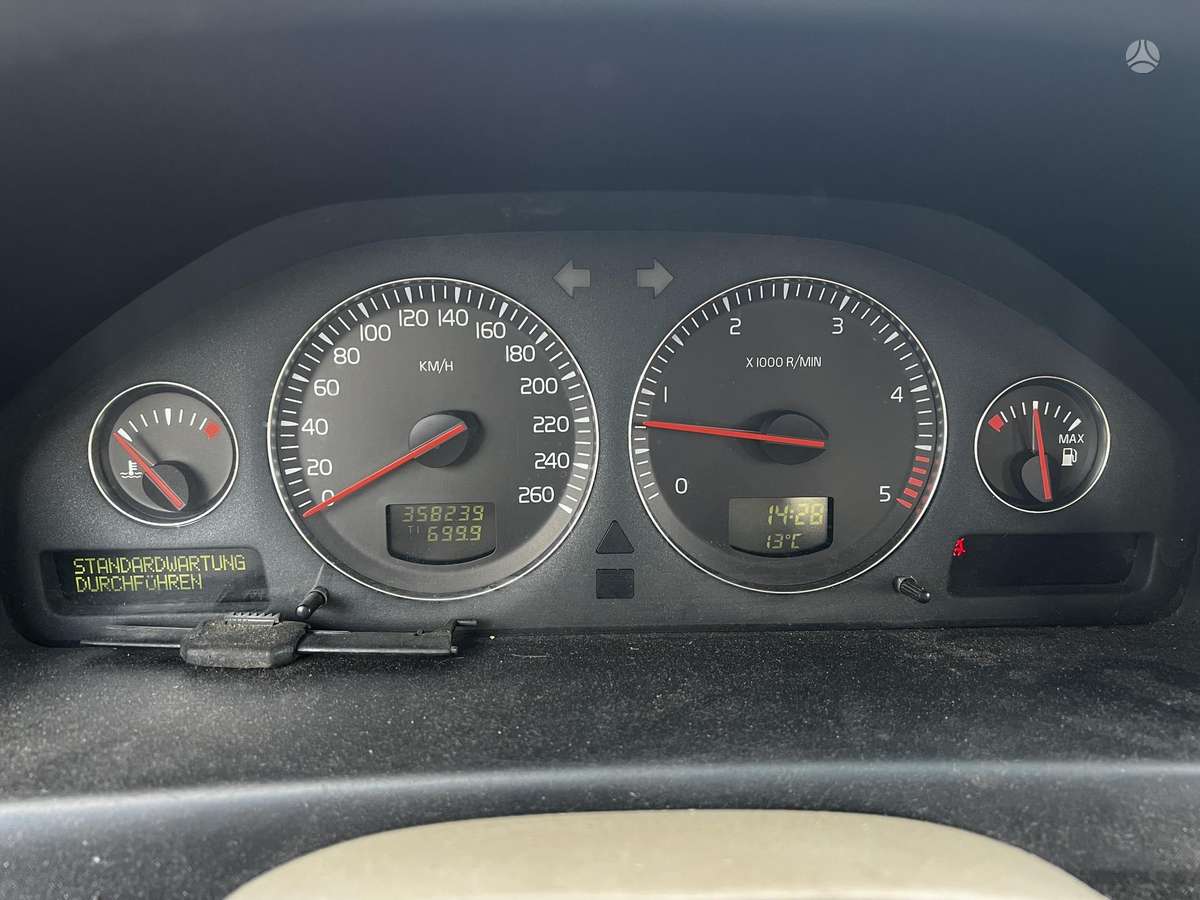 Volvo V70 2004 — photo 6