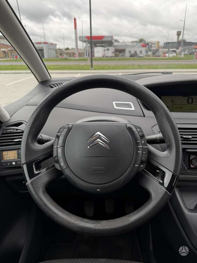 Citroen C4 2010 — photo 11