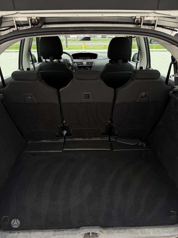 Citroen C4 2010 — photo 13