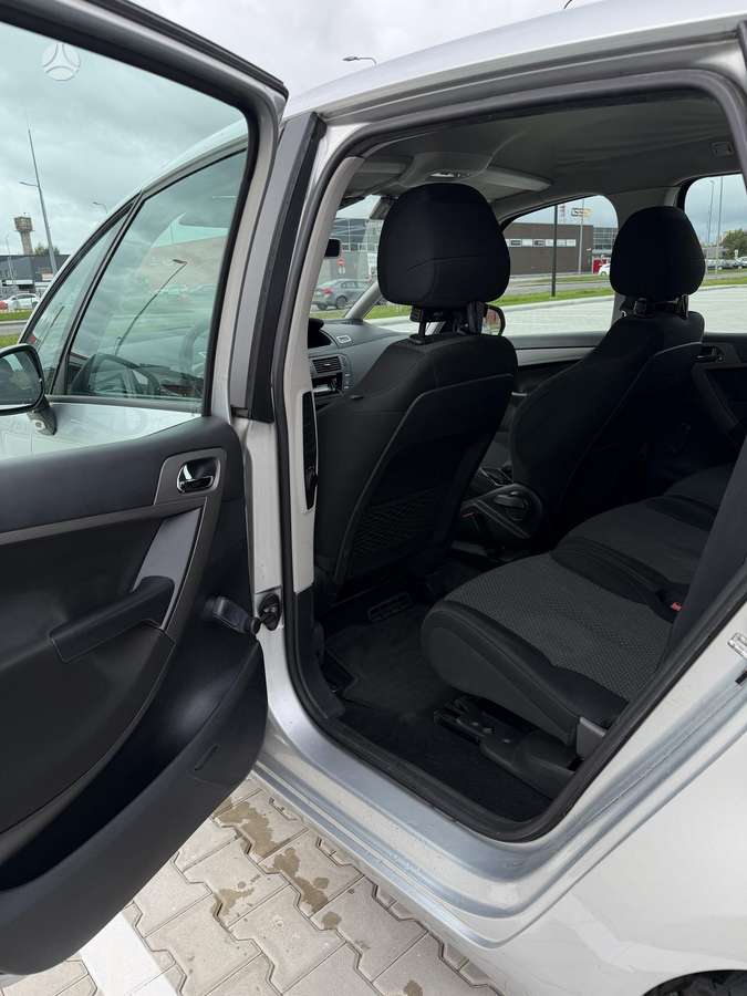Citroen C4 2010 — photo 14