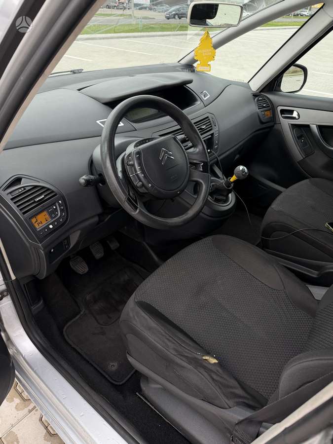 Citroen C4 2010 — photo 17