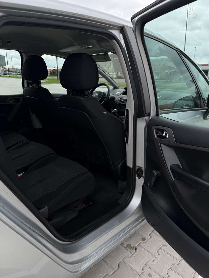 Citroen C4 2010 — photo 18