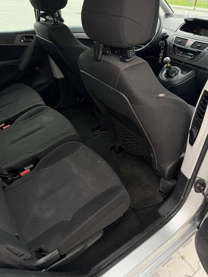 Citroen C4 2010 — photo 19