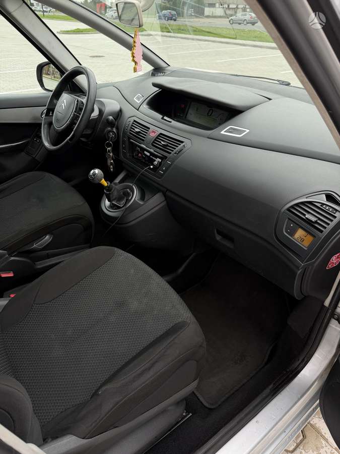 Citroen C4 2010 — photo 21