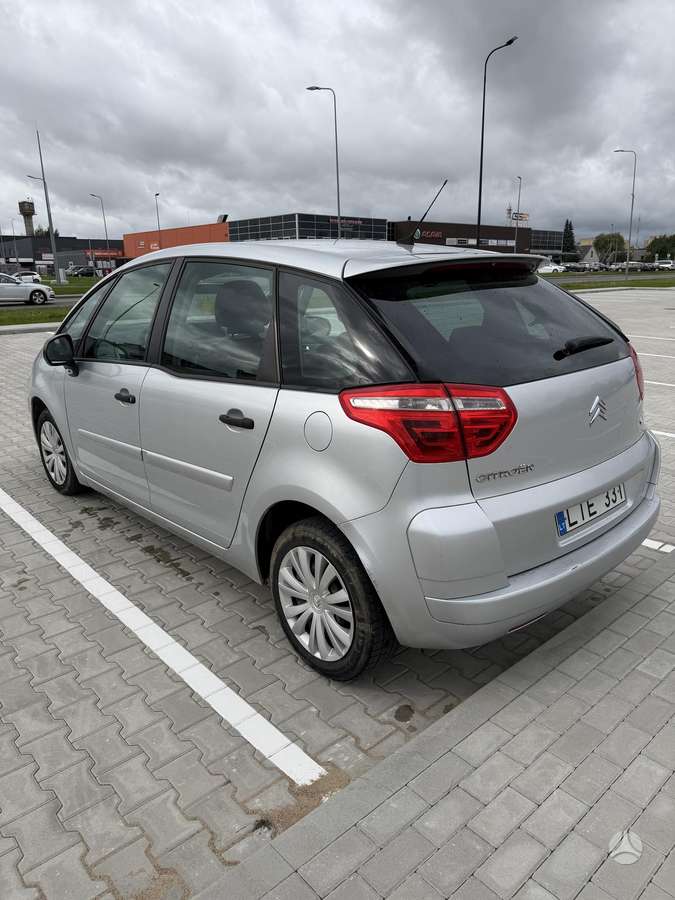 Citroen C4 2010 — photo 5