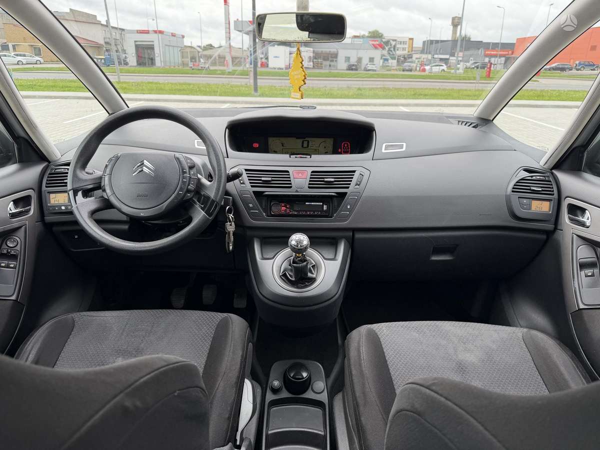 Citroen C4 2010 — photo 9