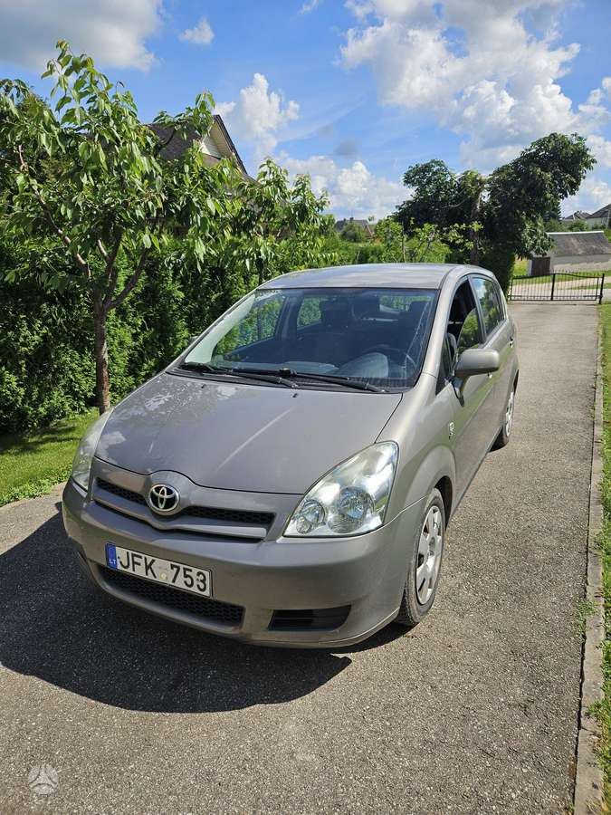Toyota Corolla, 2004