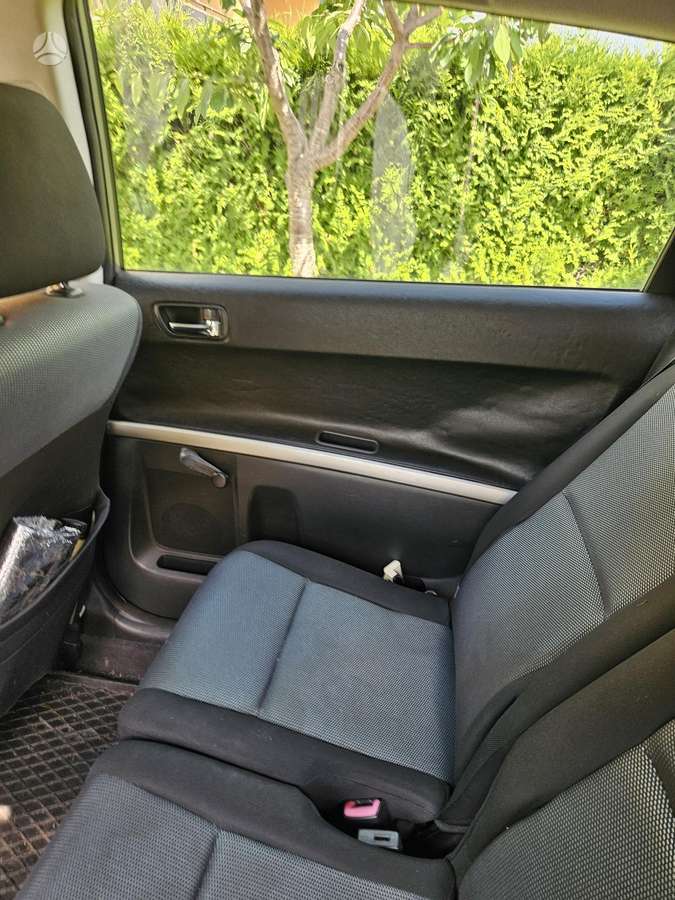 Toyota Corolla 2004 — photo 9