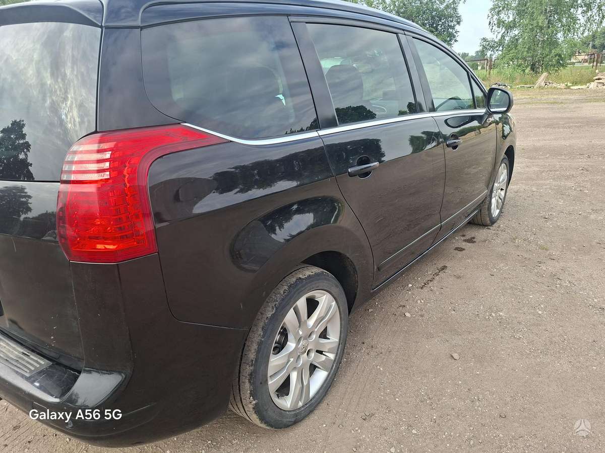 Peugeot 5008 2010 — photo 10