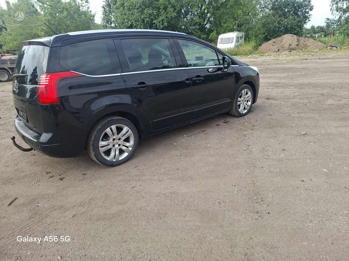 Peugeot 5008 2010 — photo 11