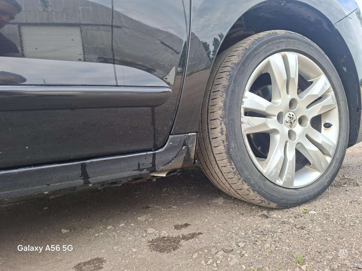 Peugeot 5008 2010 — photo 13