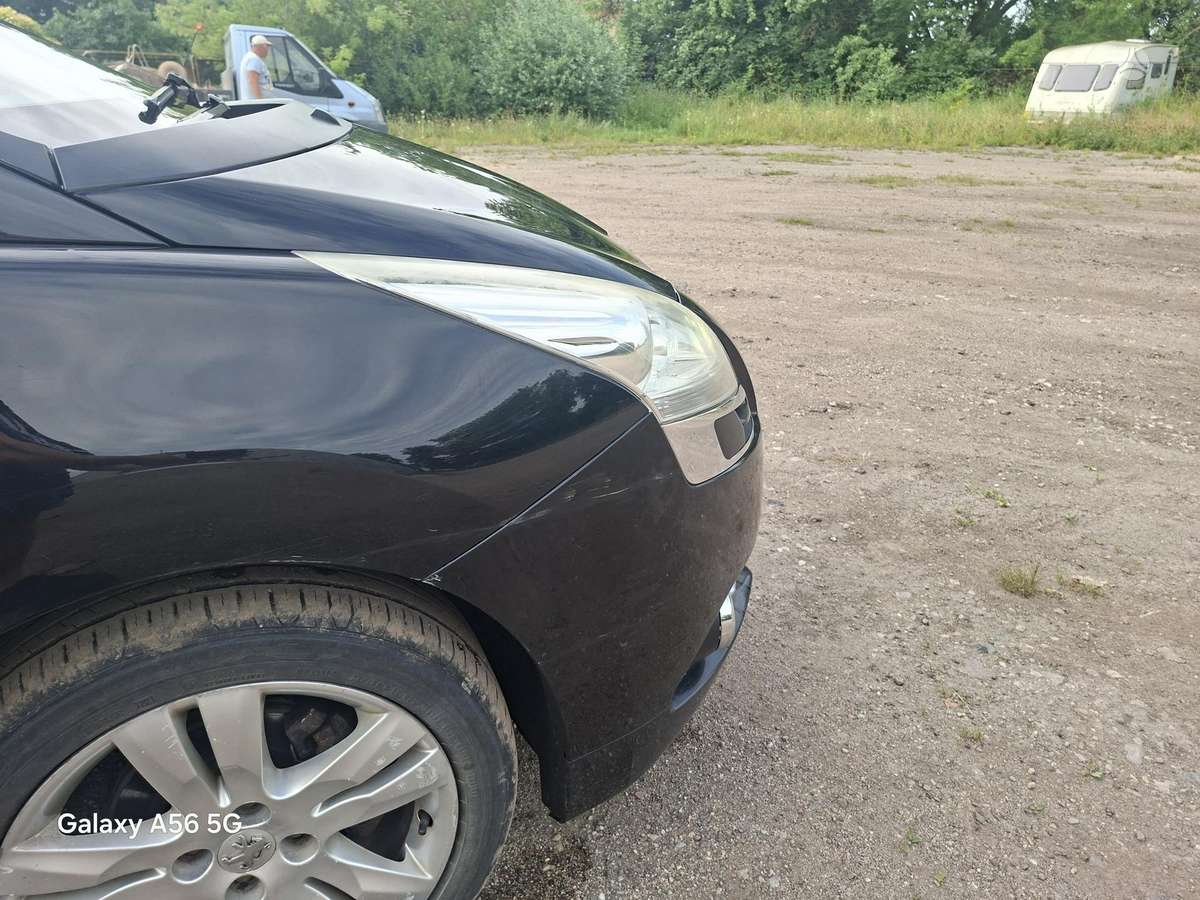 Peugeot 5008 2010 — photo 14