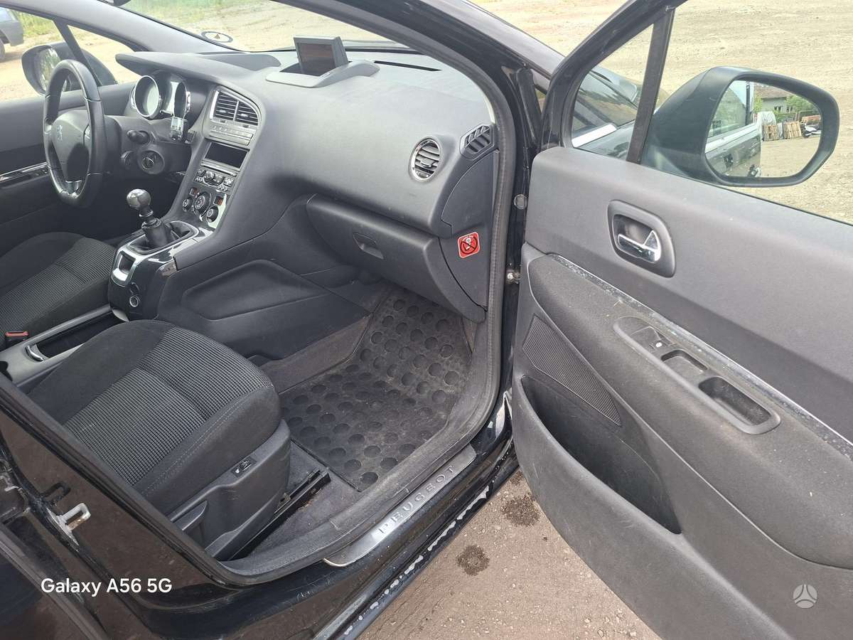 Peugeot 5008 2010 — photo 15