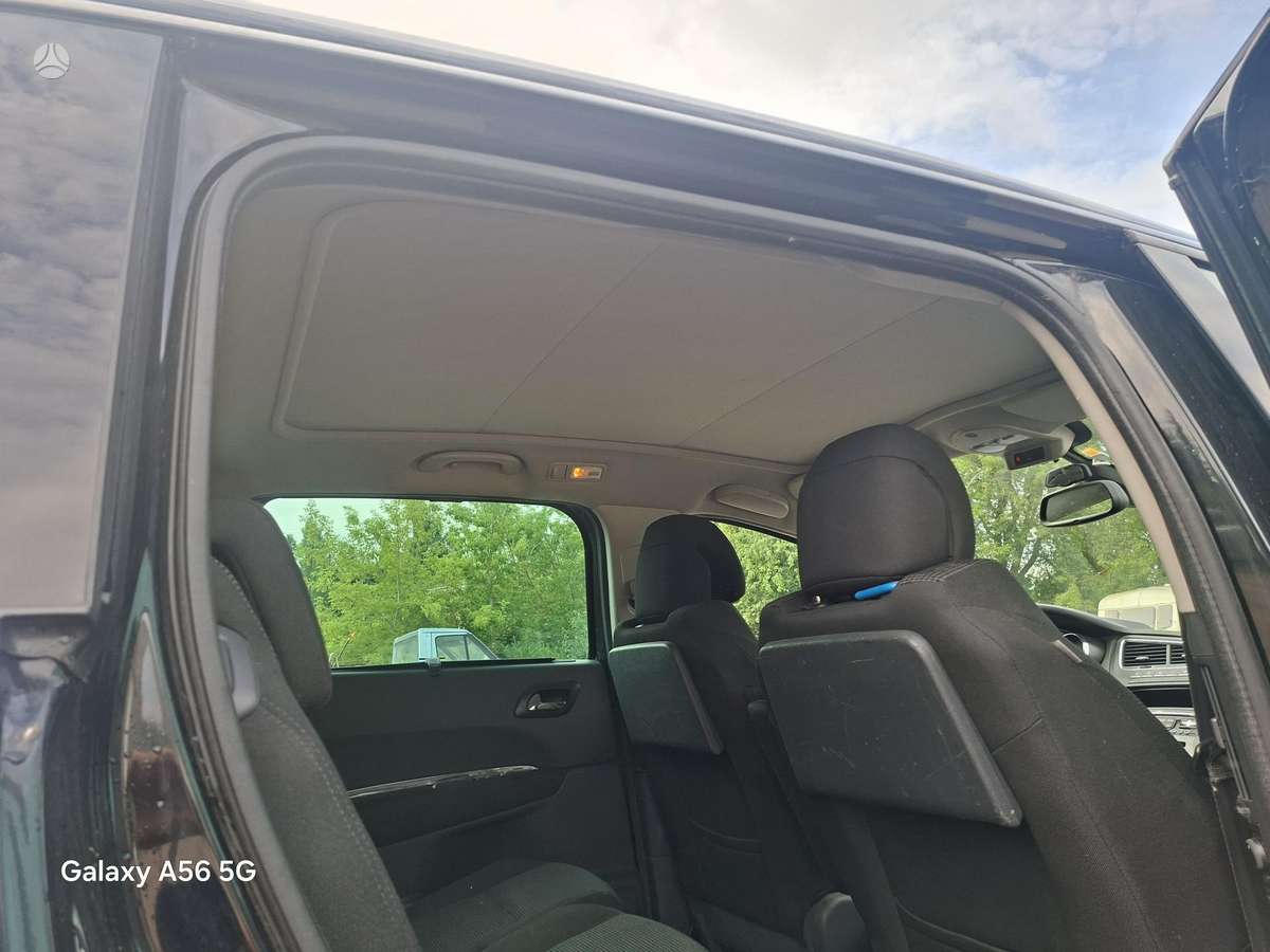Peugeot 5008 2010 — photo 17