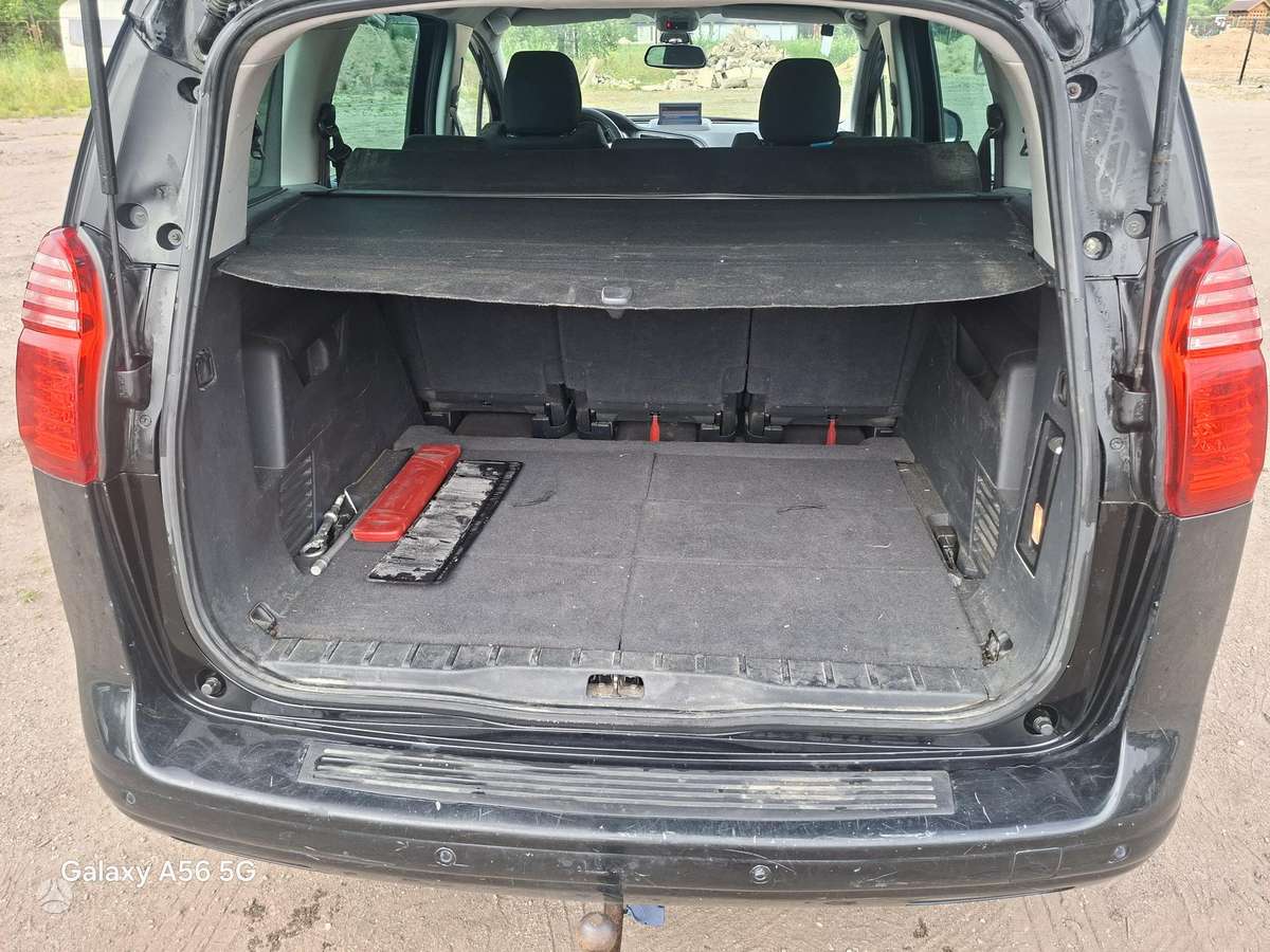 Peugeot 5008 2010 — photo 18